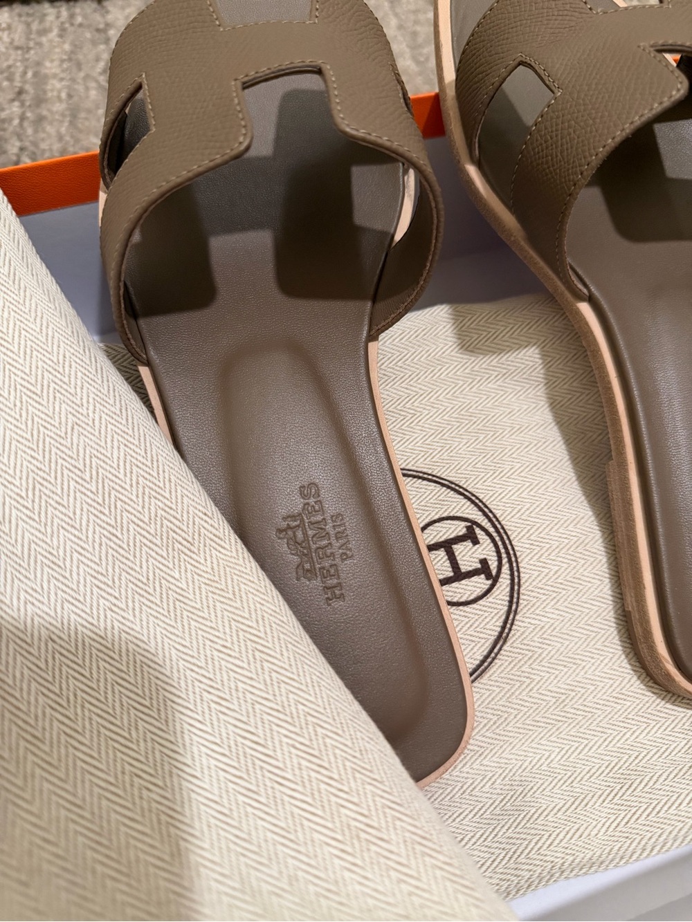 Hermes Etoupe H‑Slide Sandals - Picture 3 of 4